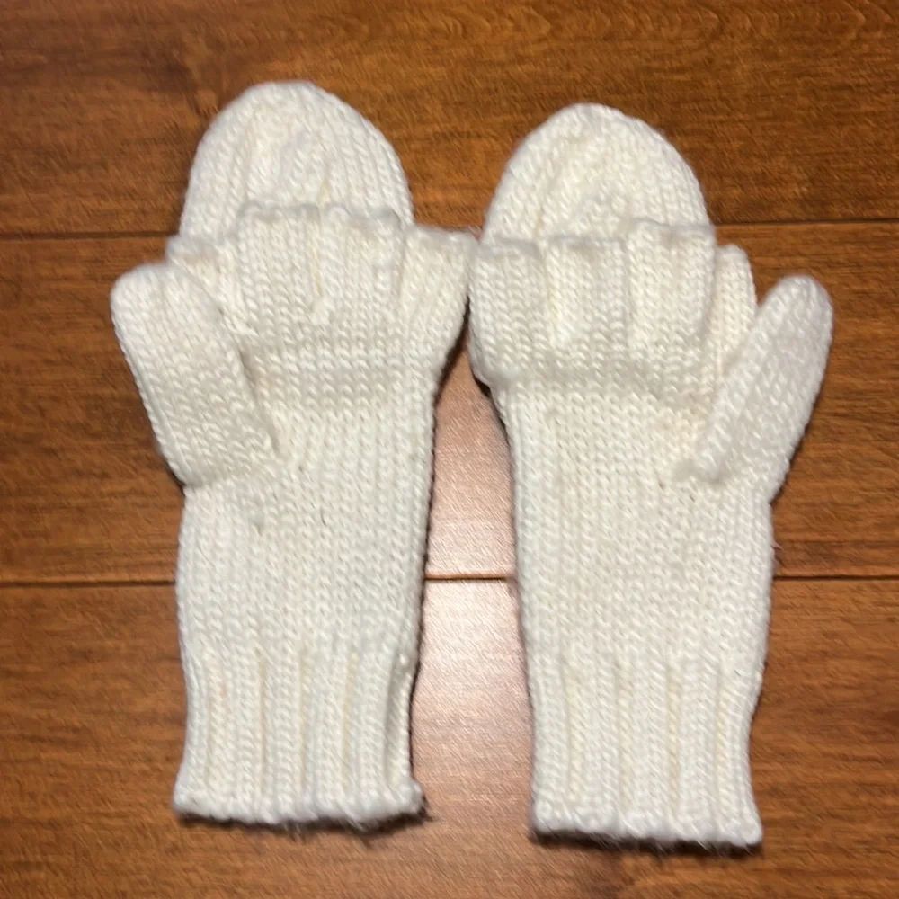 Winter white gloves mittens cable knit
